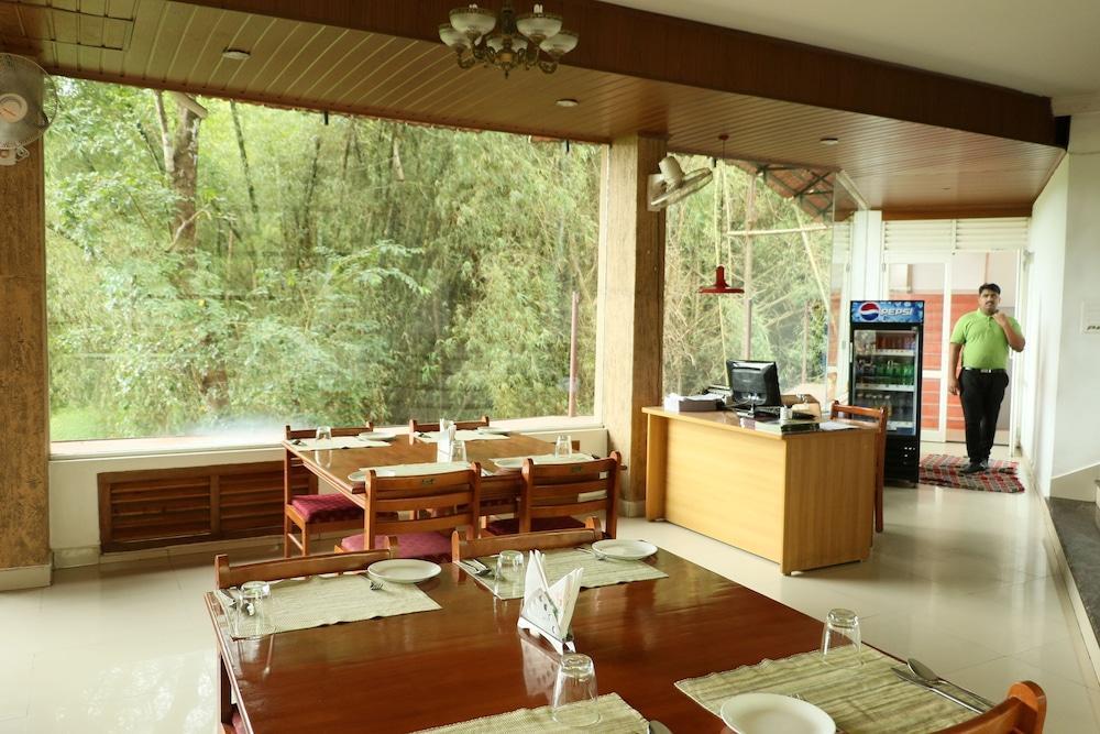 Jungle Park Resorts Thekkady Exterior foto